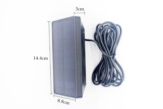 三脚のコンパスの道のカメラの付属品を捜す9V 1.6Wの太陽電池パネル1000mA